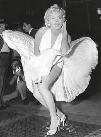 MARILYN MONROE, 1954